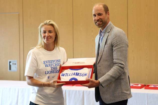 Britain Royals Britain s Prince William, the Prince of Wales, Patron of The Football Association, visits St. George s Park, England s national football centre, hands over a shirt to Leah Williamson as he meets with the England Women s team and wish them luck ahead of the 2025 UEFA Women s Euros competition in Burton on Trent, Monday, June 30, 2025.(AP Photo Darren Staples, Pool), Credit:Darren Staples Avalon GBR, Burton on Trent Copyright: xDarrenxStaplesx xAvalonx 1016476713