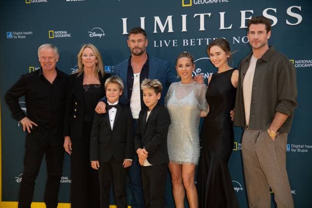Limitless: Live Better Now Season 2 UK Premiere Arrivals at Odeon Luxe, Leicester Square, London, UK (L-R) - Craig Hemsworth, Leonie Hemsworth, Tristan Hemsworth, Chris Hemsworth, Sasha Hemsworth, Elsa Pataky, Gabriella Brooks, Liam Hemsworth attends the UK Premiere of Limitless: Live Better Now Season 2 at Odeon Luxe, Leicester Square, London, England, UK on Thursday 17 July, 2025., Credit:Justin Ng Avalon UK, England, London, Odeon Luxe, Leicester Square Copyright: xJustinxNgx xAvalonx 1022869881