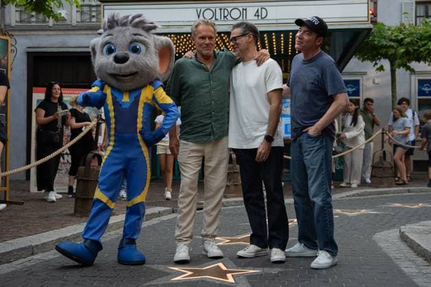 Das Kanu des Manitu, Premiere im Europa-Park Rust Kinopremiere, Das Kanu des Manitou, Michael Bully Herbig, Rick Kavanian, Christian Tramitz, Filmpremiere, Europa-Park, Voltron 4D, roter Teppich, Filmstart, Komödie, Westernparodie, Bullyparade, Schauspieler, Regisseur, Drehbuchautor, Presseevent, Sommerferien, Tourismus, Freizeitpark, Unterhaltung, Besucher, Medienereignis, Kinostart August 2025, deutsche Filmkomödie, Starauftritt, Fototermin, Rick Kavanian, Michael Herbig, Christian Tramitz Rust Europa Park Baden-Württemberg Deutschland Copyright: xFINLEYxMÖRCHx