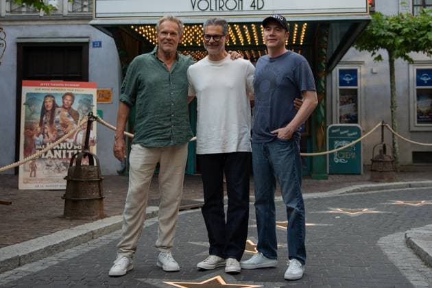 Das Kanu des Manitu, Premiere im Europa-Park Rust Kinopremiere, Das Kanu des Manitou, Michael Bully Herbig, Rick Kavanian, Christian Tramitz, Filmpremiere, Europa-Park, Voltron 4D, roter Teppich, Filmstart, Komödie, Westernparodie, Bullyparade, Schauspieler, Regisseur, Drehbuchautor, Presseevent, Sommerferien, Tourismus, Freizeitpark, Unterhaltung, Besucher, Medienereignis, Kinostart August 2025, deutsche Filmkomödie, Starauftritt, Fototermin, Rick Kavanian, Michael Herbig, Christian Tramitz Rust Europa Park Baden-Württemberg Deutschland Copyright: xFINLEYxMÖRCHx