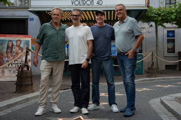 Das Kanu des Manitu, Premiere im Europa-Park Rust Kinopremiere, Das Kanu des Manitou, Michael Bully Herbig, Rick Kavanian, Christian Tramitz, Filmpremiere, Europa-Park, Voltron 4D, roter Teppich, Filmstart, Komödie, Westernparodie, Bullyparade, Schauspieler, Regisseur, Drehbuchautor, Presseevent, Sommerferien, Tourismus, Freizeitpark, Unterhaltung, Besucher, Medienereignis, Kinostart August 2025, deutsche Filmkomödie, Starauftritt, Fototermin, Rick Kavanian, Michael Herbig, Christian Tramitz Rust Europa Park Baden-Württemberg Deutschland Copyright: xFINLEYxMÖRCHx