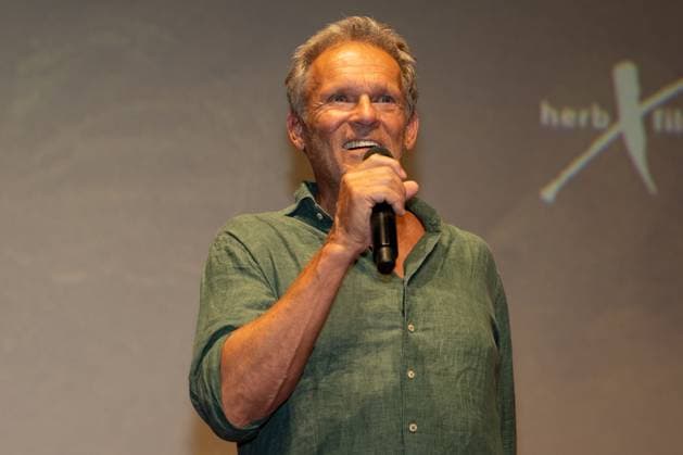 Das Kanu des Manitu, Premiere im Europa-Park Rust Kinopremiere, Das Kanu des Manitou, Michael Bully Herbig, Rick Kavanian, Christian Tramitz, Filmpremiere, Europa-Park, Voltron 4D, roter Teppich, Filmstart, Komödie, Westernparodie, Bullyparade, Schauspieler, Regisseur, Drehbuchautor, Presseevent, Sommerferien, Tourismus, Freizeitpark, Unterhaltung, Besucher, Medienereignis, Kinostart August 2025, deutsche Filmkomödie, Starauftritt, Fototermin, Rick Kavanian, Michael Herbig, Christian Tramitz Rust Europa Park Baden-Württemberg Deutschland Copyright: xFINLEYxMÖRCHx