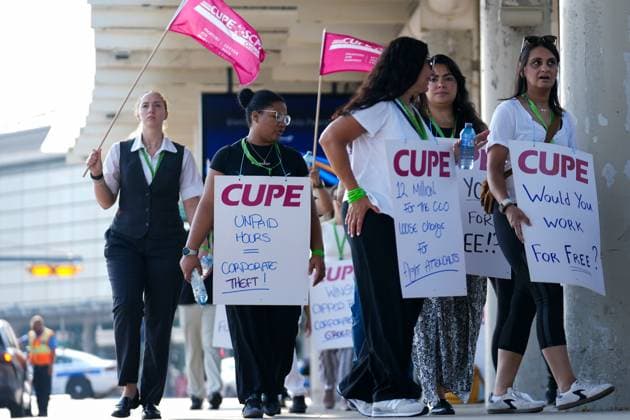 Air Canada flight attendants begin strike TORONTO, CANADA - AUGUST 16 : Air Canada flight attendants and supporters picket outside Toronto Pearson International Airport on August 16, 2025 in Toronto, Ontario, Canada. Strike action by CUPE, the union representing 10,000 flight attendants at Air Canada and Air Canada Rouge, began Saturday. A full shutdown of the airline, the largest in Canada, could affect roughly 130,000 travelers each day. Mert Alper Dervis Anadolu Ontario Canada. Editorial use only. Please get in touch for any other usage. Copyright: x2025xAnadoluxMertxAlperxDervisx