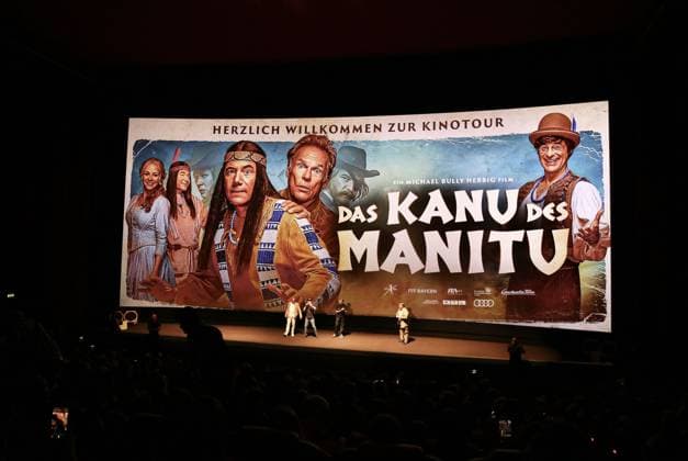 17.08.2025, xcex, GER, Hamburg, Cinemaxx Dammtor, Kino, Cinema, Kinofilm, Kinotour, herbXfilm, Constantin Film, Kanu des Manitu Kinofilm mit den Hauptdarstellern Michael Bully Herbig, Christian Tramitz und Rick Kavanian DFL regulations prohibit any use of photographs as image sequences and or quasi-video