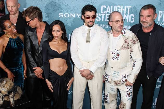 New York Premiere Of Columbia Pictures Caught Stealing MANHATTAN, NEW YORK CITY, NEW YORK, USA - AUGUST 26: Yuri Kolokolnikov, American actress, director, and producer Regina King, American actor, singer, and model Austin Butler, American actress, singer, model, and filmmaker Zoe Kravitz (Zoë Kravitz), Puerto Rican rapper, singer, actor, record producer and professional wrestler Bad Bunny (Benito Antonio Martinez Ocasio), American director, screenwriter, and producer Darren Aronofsky and American actor, producer, director, and writer Liev Schreiber arrive at the New York Premiere Of Columbia Pictures Caught Stealing held at Regal Union Square on August 26, 2025 in Manhattan, New York City, New York, United States., Credit:Image Press Copyright: xImagexPressxAgencyx xAvalonx 1031688966