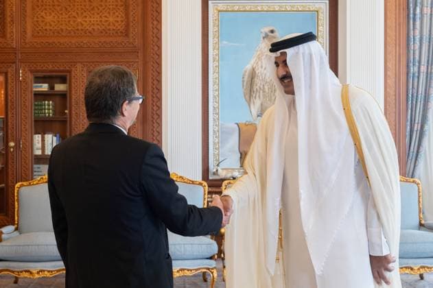 The Emir of the State of Qatar, Tamim bin Hamad Al Thani, receives Pekka Voutilainen, Ambassador of the Republic of Finland The Emir of the State of Qatar, Tamim bin Hamad Al Thani, receives Pekka Voutilainen, Ambassador of the Republic of Finland, in Doha, Qatar, on August 31, 2025. Photo by Emiri Diwan Office apaimages Doha Doha Qatar 310825_Qatar_QNA_1_00(3) Copyright: xapaimagesxQatarxNewsxAgencyx xapaimagesx