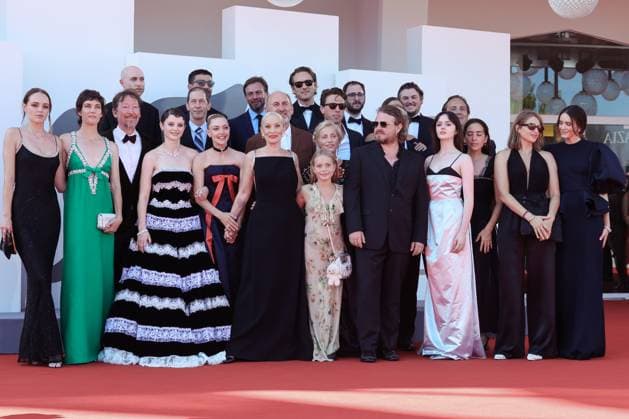 The Testament Of Ann Lee Red Carpet - The 82nd Venice International Film Festival (L-R) Brady Corbet, Celia Rowlson-Hall, Scott Handy, Daniel Blumberg, Thomasin McKenzie, Tim Blake Nelson, Amanda Seyfried, David Cale, Andrew Morrison, Mona Fastvold, Adelaide James Fastvold Corbet, Jamie Bogyo, Maria Sand, Viola Prettejohn and Stacy Martin attend The Testament Of Ann Lee red carpet during the 82nd Venice International Film Festival on September 01, 2025 in Venice, Italy Copyright: xKazukoxWakayamax