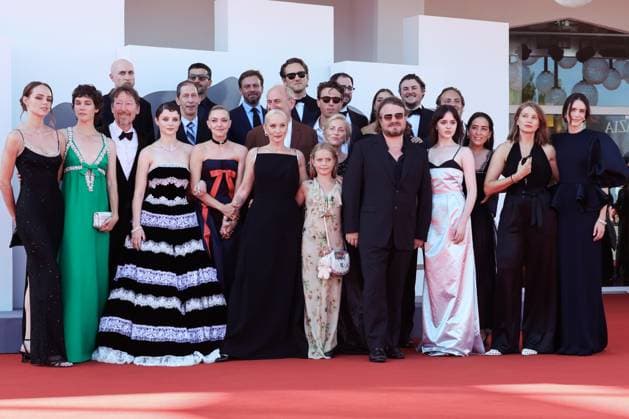 The Testament Of Ann Lee Red Carpet - The 82nd Venice International Film Festival (L-R) Brady Corbet, Celia Rowlson-Hall, Scott Handy, Daniel Blumberg, Thomasin McKenzie, Tim Blake Nelson, Amanda Seyfried, David Cale, Andrew Morrison, Mona Fastvold, Adelaide James Fastvold Corbet, Jamie Bogyo, Maria Sand, Viola Prettejohn and Stacy Martin attend The Testament Of Ann Lee red carpet during the 82nd Venice International Film Festival on September 01, 2025 in Venice, Italy Copyright: xKazukoxWakayamax