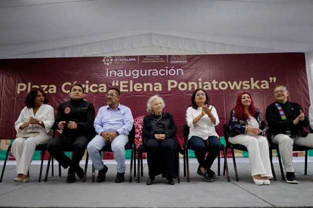 Iztapalapa Mayor s Office Pays Tribute To Mexican Writer Elena Poniatowska Elena Poniatowska, a Mexican writer, participates in a tribute led by Aleida Alavez, Mayor of Iztapalapa, in Mexico City, Mexico, on September 8, 2025, at the Civic Plaza of the Plaza Gavilan Housing Unit, which bears her name in recognition of her contribution to Mexican literature, culture, and history. Mexico City Mexico City Mexico Copyright: xGerardoxVieyrax originalFilename: vieyra-notitle250908_npXEA.jpg