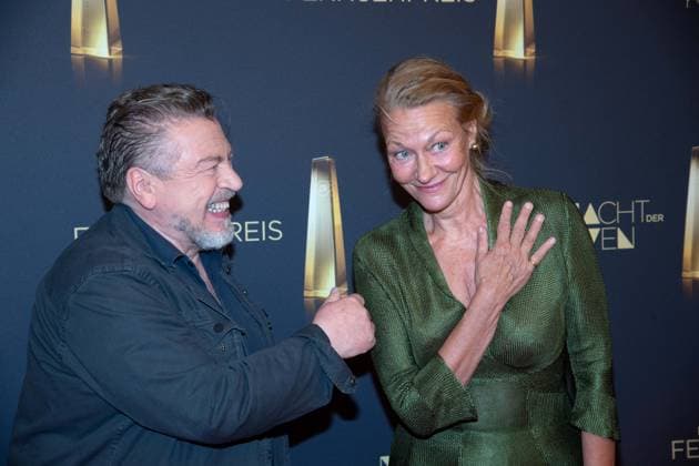 Armin ROHDE, Schauspieler, Karen BOEHNE, Böhne, Schauspielerin, Roter Teppich, Red Carpet Show, Ankunft, arrival, Verleihung des Deutschen Fernsehpreises, Die Nacht der Kreativen - Der Deutsche Fernsehpreis 2025, Deutscher Fernsehpreis 2025 in der Flora Koeln, am 09.09.2025.