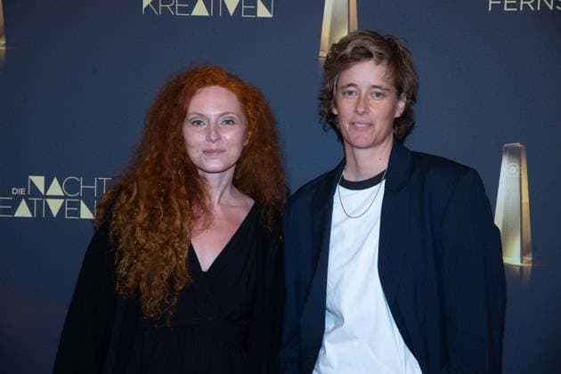 Martine EISENREICH, Musikerin, Pia STRIETMANN, Regisseurin, Roter Teppich, Red Carpet Show, Ankunft, arrival, Verleihung des Deutschen Fernsehpreises, Die Nacht der Kreativen - Der Deutsche Fernsehpreis 2025, Deutscher Fernsehpreis 2025 in der Flora Koeln, am 09.09.2025.