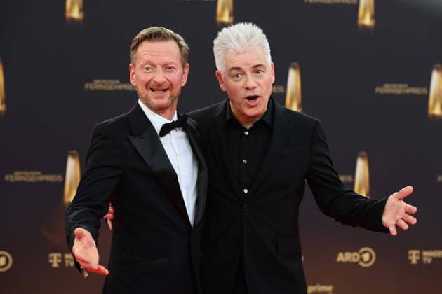 v.l. Michael KESSLER, Schauspieler, Michael MITTERMEIER, Comedian, Roter Teppich, Red Carpet Show, Ankunft, arrival, Verleihung des Deutschen Fernsehpreises, Der Deutsche Fernsehpreis 2025, Deutscher Fernsehpreis 2025 in den MMC Studios Koeln, am 10.09.2025.
