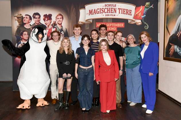 Thilo Fridolin Matthes, Emilia Pieske, Leonard Conrads, Purnima Grätz, Tomomi Themann, Loris Sichrovsky, Annett Louisan, Luis Vorbach, Emilia Maier, Petra Schleuning und Alexandra Kordes bei der Premiere des Kinofilms Die Schule der magischen Tiere 4 im Astor Grand Cinema. Hannover, 20.09.2025