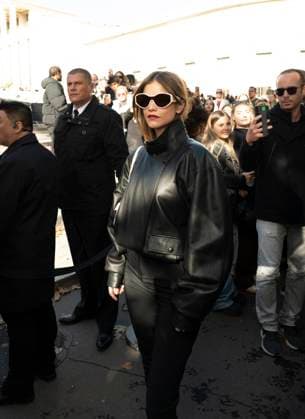Barbara Palvin at Elie Saab Collection Prêt à Porter Printemps Été 2026 fashion show during Paris Fashion Week PFW , October 4, 2026 ? Sam Delpech Bestimage Barbara Palvin at Elie Saab Fashion Show Ready to Wear Collection Spring Summer 2026 during Paris Fashion Week on 4, October, 2026 at Arrivals Elie Saab Fashion Show Ready to Wear Collection Spring Summer 2026 during Paris Fashion Week PFW , at Palais de Tokyo, Paris, France, on October 4, 2025 Sam Delpech Bestimage Arrivals Elie Saab Fashion Show Ready to Wear Collection Spring Summer 2026 during Paris Fashion Week, on 4, October, 2026 Paris France Copyright: xSamxDelpechx xBestimagexSamxDelpechx xBestimagex