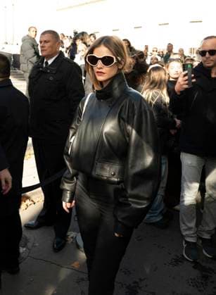 Barbara Palvin at Elie Saab Collection Prêt à Porter Printemps Été 2026 fashion show during Paris Fashion Week PFW , October 4, 2026 ? Sam Delpech Bestimage Barbara Palvin at Elie Saab Fashion Show Ready to Wear Collection Spring Summer 2026 during Paris Fashion Week on 4, October, 2026 at Arrivals Elie Saab Fashion Show Ready to Wear Collection Spring Summer 2026 during Paris Fashion Week PFW , at Palais de Tokyo, Paris, France, on October 4, 2025 Sam Delpech Bestimage Arrivals Elie Saab Fashion Show Ready to Wear Collection Spring Summer 2026 during Paris Fashion Week, on 4, October, 2026 Paris France Copyright: xSamxDelpechx xBestimagexSamxDelpechx xBestimagex