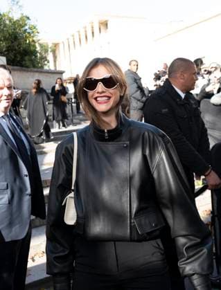 Barbara Palvin at Elie Saab Collection Prêt à Porter Printemps Été 2026 fashion show during Paris Fashion Week PFW , October 4, 2026 ? Sam Delpech Bestimage Barbara Palvin at Elie Saab Fashion Show Ready to Wear Collection Spring Summer 2026 during Paris Fashion Week on 4, October, 2026 at Arrivals Elie Saab Fashion Show Ready to Wear Collection Spring Summer 2026 during Paris Fashion Week PFW , at Palais de Tokyo, Paris, France, on October 4, 2025 Sam Delpech Bestimage Arrivals Elie Saab Fashion Show Ready to Wear Collection Spring Summer 2026 during Paris Fashion Week, on 4, October, 2026 Paris France Copyright: xSamxDelpechx xBestimagexSamxDelpechx xBestimagex