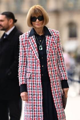 Exclusive Anna Wintour leaves the Ritz Paris Hotel during Paris Fashion Week PFW , at Place Vendôme, in Paris, France, on October 6, 2025 Pierre Perusseau Bestimage Exclusive Anna Wintour leaves the Ritz Paris Hotel during Paris Fashion Week PFW , at Place Vendôme, in Paris, France, on October 6, 2025 Paris France Copyright: xTizianoxDaxSilvax-xPierrexPerusseaux xBestimagexTizianoxDaxSilvax-xPierrexPerusseaux xBestimagex