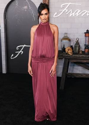Los Angeles Premiere Of Netflix s Frankenstein MIRACLE MILE, LOS ANGELES, CALIFORNIA, USA - OCTOBER 06: Brazilian model Gizele Oliveira arrives at the Los Angeles Premiere Of Netflix s Frankenstein held at the Academy Museum of Motion Pictures on October 6, 2025 in Miracle Mile, Los Angeles, California, United States., Credit:Xavier Collin Avalon United States, California, Los Angeles, Academy Museum of Motion Pictures Copyright: xXavierxCollinx xAvalonx 1044000347