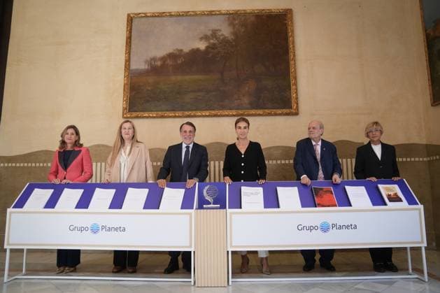 Press conference the day before the presentation of the 78th Planeta Novel Prize The president of Grupo Planeta, José Crehueras 3i , and the members of the Planeta Prize jury, Luz Gabás 2i , Pere Gimferrer 2d , Eva Giner i , Carmen Posadas 3d and Belén López d , before a press conference the day before the presentation of the Planeta Prize, at the Palau de la Música, on October 14, 2025, in Barcelona, Catalonia Spain The Planeta Prize, which will be held tomorrow, October 15, is the largest prize in the world, surpassing the Nobel Prize, which will be held tomorrow, October 15, is the prize with the largest economic endowment in the world, surpassing the Nobel Prize The winning novel is awarded with 1 000 000Ä and the runner-up with 200 00 Copyright: xDavidxZorrakinox 7026555