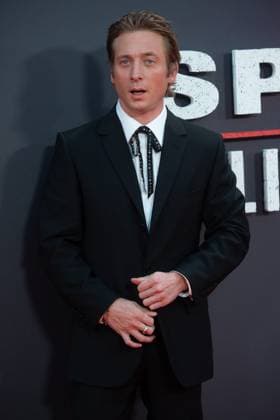 London Film Festival 2025 - Springsteen: Deliver Me from Nowhere Arrivals at Royal Festival Hall, Southbank, London Jeremy Allen White attends the Headline Gala of Springsteen: Deliver Me from Nowhere at The 69th BFI London Film Festival at Royal Festival Hall, Southbank, London, England, UK on Wednesday 15 October, 2025., Credit:Justin Ng Avalon UK, England, London, Royal Festival Hall, Southbank Copyright: xJustinxNgx xAvalonx 1045764378