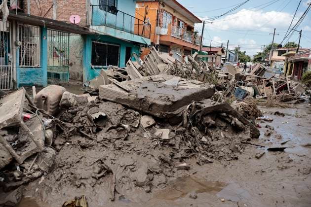 October 17, 2025, Veracruz, Poza Rica, Mexico: One week after Tropical Storm RAYMOND caused severe damage and flooding in Poza Rica, Veracruz, a caravan of Mexican Red Cross personnel delivered humanitarian aid, provided health services, and provided free internet access to contact or search for missing relatives in the most affected areas of this municipality. The oÂlamo region was the hardest hit, where water swept away vehicles and furniture, and even completely covered some homes due to overflowing rivers. This also damaged communication and electricity services. The cleanup work has been carried out largely by residents themselves, as they are in areas that are difficult to access due to the enormous amount of mud covering their stre - ZUMAp204 20251017_zip_p204_049 Copyright: xJosuexPerezx