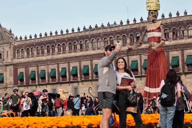 October 25, 2025, Mexico, Cdmx, Mexico: In honor of the Day of the Dead celebrations throughout Mexico, the city government opened the doors to thousands of visitors to appreciate the 2025 Day of the Dead Monumental Offering in the Plaza de la Constitucio³n. This installation of alebrijes and cartoneroÂa (paper carvings) was subject to voting; various projects competed, but the winning artists, who were in charge of the installation and assembly, were the ZION ART STUDIO COLLECTIVE. They created a representation of the pilgrimage of the inhabitants of the mythical Aztlan to Mexico Cityâ€Tenochtitlan. The pieces stand out for their size and for depicting the jaguar, the axolotl, the Xoloitzcuintle dog, the Red Queen, among other en - ZUMAp204 20251025_zip_p204_041 Copyright: xJosuexPerezx