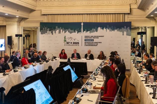October 30, 2025, Toronto, On, Canada: Rachel McCormick, Director General, International Affairs, Strategic Policy and Innovation Sector, Natural Resources Canada, back left to right, Tim Hodgson, Minister of Energy and Natural Resources, Stephen Laforme, Elder, and Julie Dabrusin, Minister of Environment and Climate Change, participate in the G7 Energy and Environment MinistersöÄÃ Meeting in Toronto, on Thursday, October 30, 2025. Toronto Canada - ZUMAc35_ 20251030_zaf_c35_038 Copyright: xLauraxProctorx