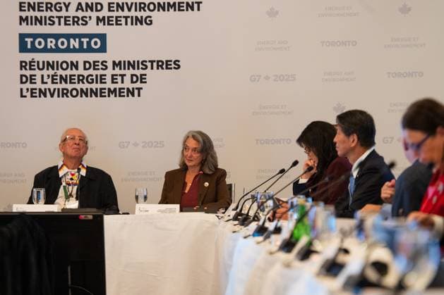 October 30, 2025, Toronto, On, Canada: Elder Stephen Laforme, left, and Julie Dabrusin, Minister of Environment and Climate Change, participate in the G7 Energy and Environment MinistersöÄÃ Meeting in Toronto, on Thursday, October 30, 2025. Toronto Canada - ZUMAc35_ 20251030_zaf_c35_043 Copyright: xLauraxProctorx