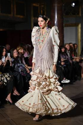Amparo Pardal in International Flamenco Fashion Amparo Pardal design at the International Flamenco Fashion Week Madrid, (SIMOF) show, at the Wellington Hotel, on October 31, 2025 in Madrid, Spain Featuring: A model walks in a Amparo Pardal design at the International Flamenco Fashion Week Madrid, (SIMOF) show, at the Wellington Hotel, on October 31, 2025 in Madrid, Spain Where: Madrid, Spain When: 31 Oct 2025 Credit: Oscar Gonzalez WENN Madrid Spain Copyright: xOscarxGonzalez WENNx wenn40755296 OFA ZOJx wenn40755296