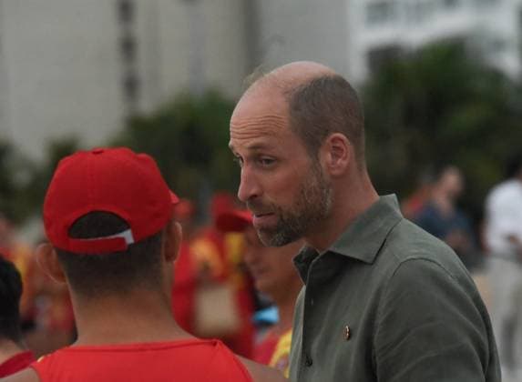 Prince William in Rio de Janeiro RIO DE JANEIRO, BRAZIL, NOVEMBER 3 : Prince William takes part in activities on Copacabana Beach, in the southern part of Rio de Janeiro, Brazil, late Monday afternoon, on November 03, 2025. During his visit, he played volleyball with teenagers and observed a drowning rescue simulation carried out by the Fire Department. He later met with firefighters, who showcased the technologies used by the department, and watched a live demonstration of a sea rescue operation involving jet skis and a helicopter. Fabio Teixeira Anadolu Rio de Janeiro Brazil. Editorial use only. Please get in touch for any other usage. Copyright: x2025xAnadoluxFabioxTeixeirax