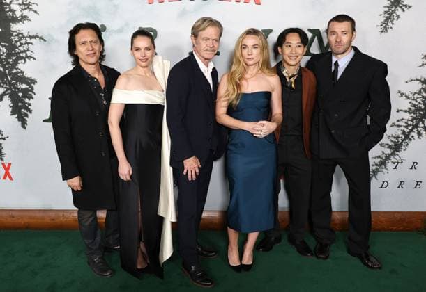 Premiere Of Netflix s Train Dreams Clifton Collins Jr., Felicity Jones, William H. Macy, Kerry Condon, Alfred Hsing and Joel Edgerton arrive at the Premiere Of Netflix s Train Dreams held at The Egyptian Theatre Hollywood in Hollywood, Los Angeles, California, United States. The Egyptian Theatre Hollywood, Hollywood, Los Angeles, California, USA California United States Copyright: xImagexPressxAgencyx originalFilename: collin-premiere251104_npI14.jpg