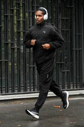 American rapper, songwriter, producer, director and actor A AP Rocky ASAP goes for a jog on an autumn morning in Paris, France, on November 6, 2025 Yehiel Chekroune Bestimage American rapper, songwriter, producer, director and actor A AP Rocky ASAP goes for a jog on an autumn morning in Paris, France, on November 6, 2025 Paris France Copyright: xYehielxChekrounex xBestimagexYehielxChekrounex xBestimagex