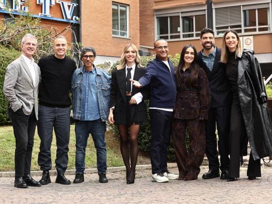 Rome, Italy: Rome, Rai headquarters formerly in Teulada, photocall for the TV show Sanremo Giovani. Pictured: Claudio Fasulo, Daniele Battaglia, Enrico Cremonesi, Carolina Rey, Carlo Conti, Manola Moslehi, Gianluca Gazzoli, and Ema Stokholma. Rome Italy - ZUMAp169 20251107_zea_p169_247 Copyright: xMarcoxProvvisionatox