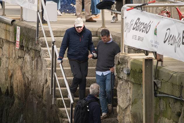 King Juan Carlos I with white cap participates in the second day of the regattas at the Club Naútico de Sanxenxo, on November 9, 2025, in Sanxenxo, Pontevedra, Galicia Spain Juan Carlos I is in the Pontevedra town of Sanxenxo to participate, during this weekend, in the regattas of the eighth series of the Spanish League of 6 meters 09 NOVEMBER 2025 Elena Ferná Sanxenxo, Pontevedra, Galicia Sanxenxo, Pontevedra, Galicia Spain Copyright: xElenaxFernandezx 7088637
