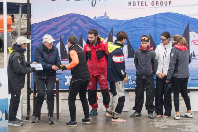 King Juan Carlos I during the arrival to port and awards ceremony on the second day of the regattas at the Club Naútico de Sanxenxo, on November 9, 2025, in Sanxenxo, Pontevedra, Galicia Spain Juan Carlos I is in the Pontevedra town of Sanxenxo to participate, during this weekend, in the regattas of the eighth series of the Spanish 6 meters League 09 NOVEMBER 2025 Elena Ferná Sanxenxo, Pontevedra, Galicia Sanxenxo, Pontevedra, Galicia Spain Copyright: xElenaxFernandezx 7089053