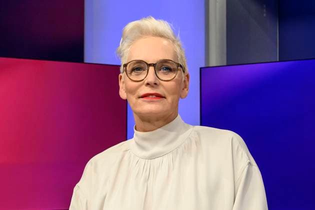 GER, Berlin, Studio, zu Gast bei - maischberger, Polittalk, TV, Format, mit Moderatorin - Sandra Maischberger, Das Erste, aus Adlershof - am Studio 20, im Bild v.l.: Baerbel Schaefer (Moderatorin und Autorin), 11.11.2025, Copyright: HMBxMedia UwexKoch