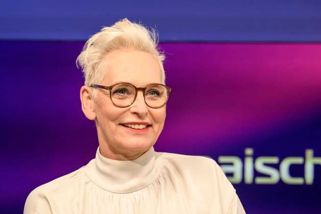 GER, Berlin, Studio, zu Gast bei - maischberger, Polittalk, TV, Format, mit Moderatorin - Sandra Maischberger, Das Erste, aus Adlershof - am Studio 20, im Bild v.l.: Baerbel Schaefer (Moderatorin und Autorin), 11.11.2025, Copyright: HMBxMedia UwexKoch