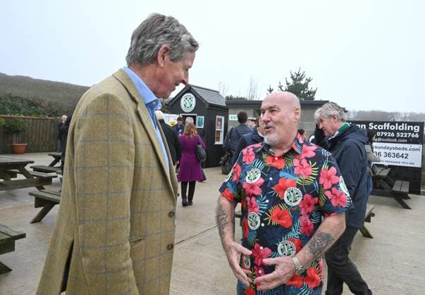 The Prince Of Wales Opens New Road At Mousehole Football Club MOUSEHOLE, ENGLAND - NOVEMBER 13: Edward Bolitho, Lord Lieutenant of Cornwall (L) speaks with a fan ahead of the arrival of Prince William, Prince of Wales, Duke of Cornwall during his visit to the club, where the Duke will open a new access road to the club s ground and facilities on November 13, 2025 in Mousehole, England., Credit:Hugh Hastings Avalon United Kingdom, England, Mousehole Copyright: xHughxHastingsx xAvalonx 1052201371