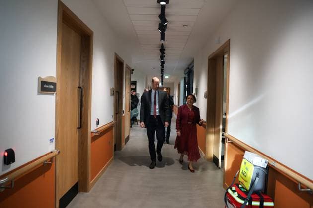 Britain s Prince William visits Rob Burrow Centre for Motor Neurone Disease at Seacroft Hospital, in Leeds Britain s Prince William, Prince of Wales walks with Dr. Agam Jung, during a visit to the Rob Burrow Centre for Motor Neurone Disease, named after late rugby league player Rob Burrow CBE, at Seacroft Hospital, in Leeds, Britain, November 20, 2025., Credit:Temilade Adelaja Avalon UNITED KINGDOM, Leeds Copyright: xTemiladexAdelajax xAvalonx 1053530220