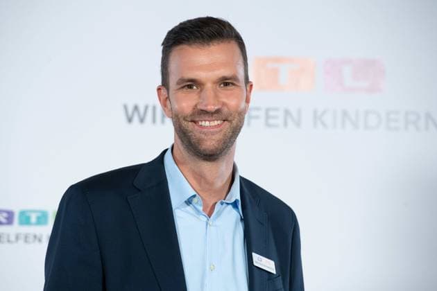 Alexander GURGEL, Moderator RTL Nord, Portraet, Porträt, Portrait, Angeschnittenes Einzelbild, Einzelmotiv, 30. RTL Spendenmarathon Wir helfen Kindern , Fernsehen, 20.-21.11.2024 in Huerth, Deutschland,