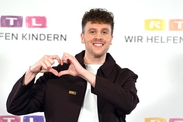 Alexander KUMPF, Moderator, Portraet, Porträt, Portrait, Angeschnittenes Einzelbild, Einzelmotiv, 30. RTL Spendenmarathon Wir helfen Kindern , Fernsehen, 20.-21.11.2025 in Huerth, Deutschland,