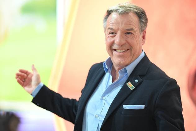 Patrick LINDNER, Saenger, Portraet, Porträt, Portrait, Angeschnittenes Einzelbild, Einzelmotiv, 30. RTL Spendenmarathon Wir helfen Kindern , Fernsehen, 20.-21.11.2025 in Huerth, Deutschland,