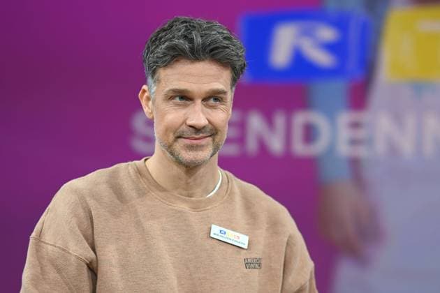 Wayne CARPENDALE, Schauspieler, Portraet, Porträt, Portrait, Angeschnittenes Einzelbild, Einzelmotiv, 30. RTL Spendenmarathon Wir helfen Kindern , Fernsehen, 20.-21.11.2025 in Huerth, Deutschland,