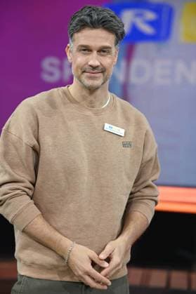 Wayne CARPENDALE, Schauspieler, Portraet, Porträt, Portrait, Angeschnittenes Einzelbild, Einzelmotiv, 30. RTL Spendenmarathon Wir helfen Kindern , Fernsehen, 20.-21.11.2025 in Huerth, Deutschland,