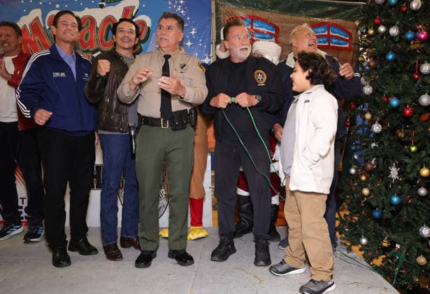 44th Annual Miracle on 1st Street Turkey Giveaway! 25 November 2025 . Los Angeles, California - Nathan Hochman, Gabriel Luna, Sheriff Robert G. Luna, Governor Arnold Schwarzenegger, Danny Hernandez, Jacob Munoz At 44th Annual Miracle on 1st Street Turkey Giveaway! held at The Hollenbeck Youth Center in Los Angeles., Credit:Sadou Faye Avalon United States, CA, Los Angeles, The Hollenbeck Youth Center Copyright: xSadouxFayex xAvalonx 1054631574