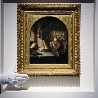 Christie s Old Masters Evening Sale Auction - Christie s King Street, London, UK Art handlers The Flute Player by Gerrit Dou (est. £2m - £3m) as part of Christie s Old Masters Evening Sale Auction which will take place on 2nd December 2025 - Christie s King Street, London, England, UK on Thursday 27 November, 2025., Credit:Justin Ng Avalon UK, England, London, Christie s King Street Copyright: xJustinxNgx xAvalonx 1054924928
