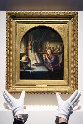 Christie s Old Masters Evening Sale Auction - Christie s King Street, London, UK Art handlers The Flute Player by Gerrit Dou (est. £2m - £3m) as part of Christie s Old Masters Evening Sale Auction which will take place on 2nd December 2025 - Christie s King Street, London, England, UK on Thursday 27 November, 2025., Credit:Justin Ng Avalon UK, England, London, Christie s King Street Copyright: xJustinxNgx xAvalonx 1054924946
