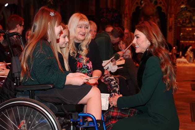 Members Of The Royal Family Attend The Together At Christmas Carol Service LONDON, ENGLAND - DECEMBER 05: Catherine, Princess of Wales speaks with guests at the Together At Christmas Carol Service at Westminster Abbey on December 05, 2025 in London, England. Led by The Princess and supported by The Royal Foundation, the annual event offered a chance to pause and reflect on the values of love, compassion, and the connections we share. The service also highlighted remarkable individuals from across the UK who have demonstrated extraordinary kindness, empathy, and support within their communities., Credit:Chris Jackson Avalon United Kingdom, England, London, Westminster Abbey Copyright: xChrisxJacksonx xAvalonx 1056773839