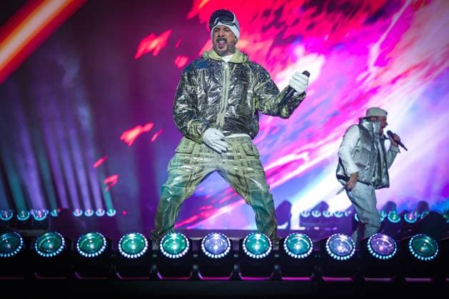 04.12.2025, Schladming, AUT, Unterwegs in Steiermark, Ski Opening 2025, Konzert, im Bild Backstreet Boys, Feature, Übersicht, Planai Stadion, Feature, Fan, Konzert,