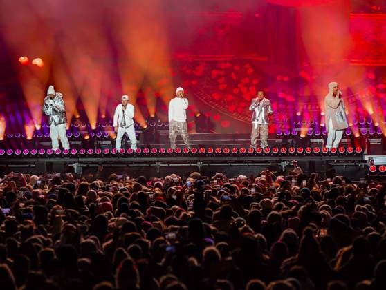04.12.2025, Schladming, AUT, Unterwegs in Steiermark, Ski Opening 2025, Konzert, im Bild Backstreet Boys, Feature, Übersicht, Planai Stadion, Feature, Fan, Konzert,